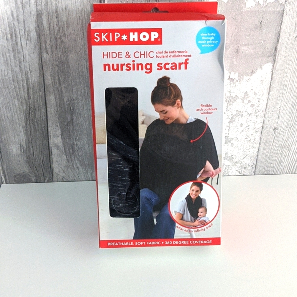 Skip Hop  hide & chic nursing scarf
